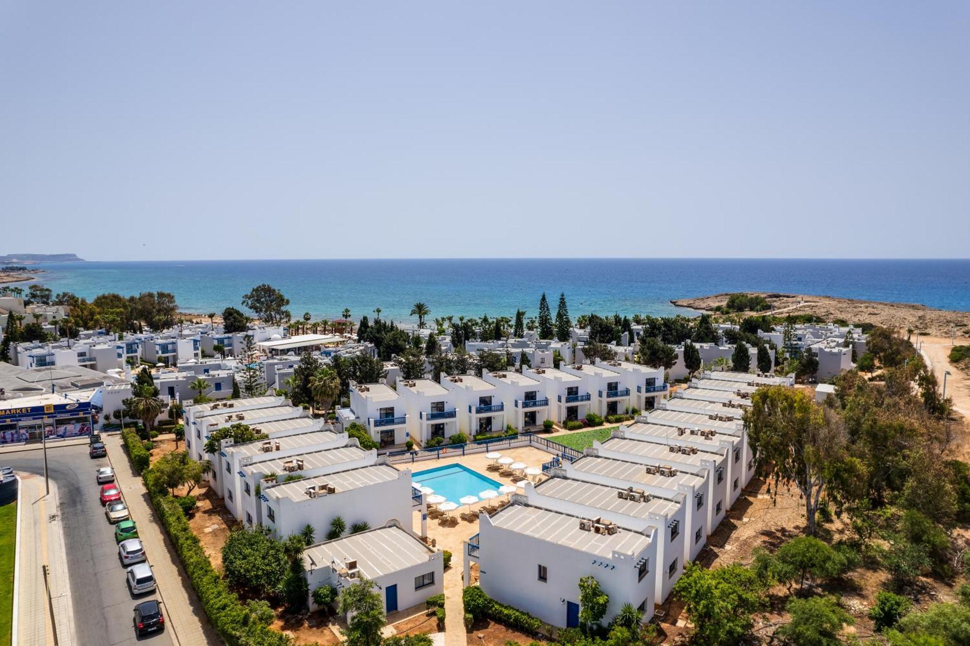Kritamo Beach Hotel Apartments Айя Напа Екстериор снимка