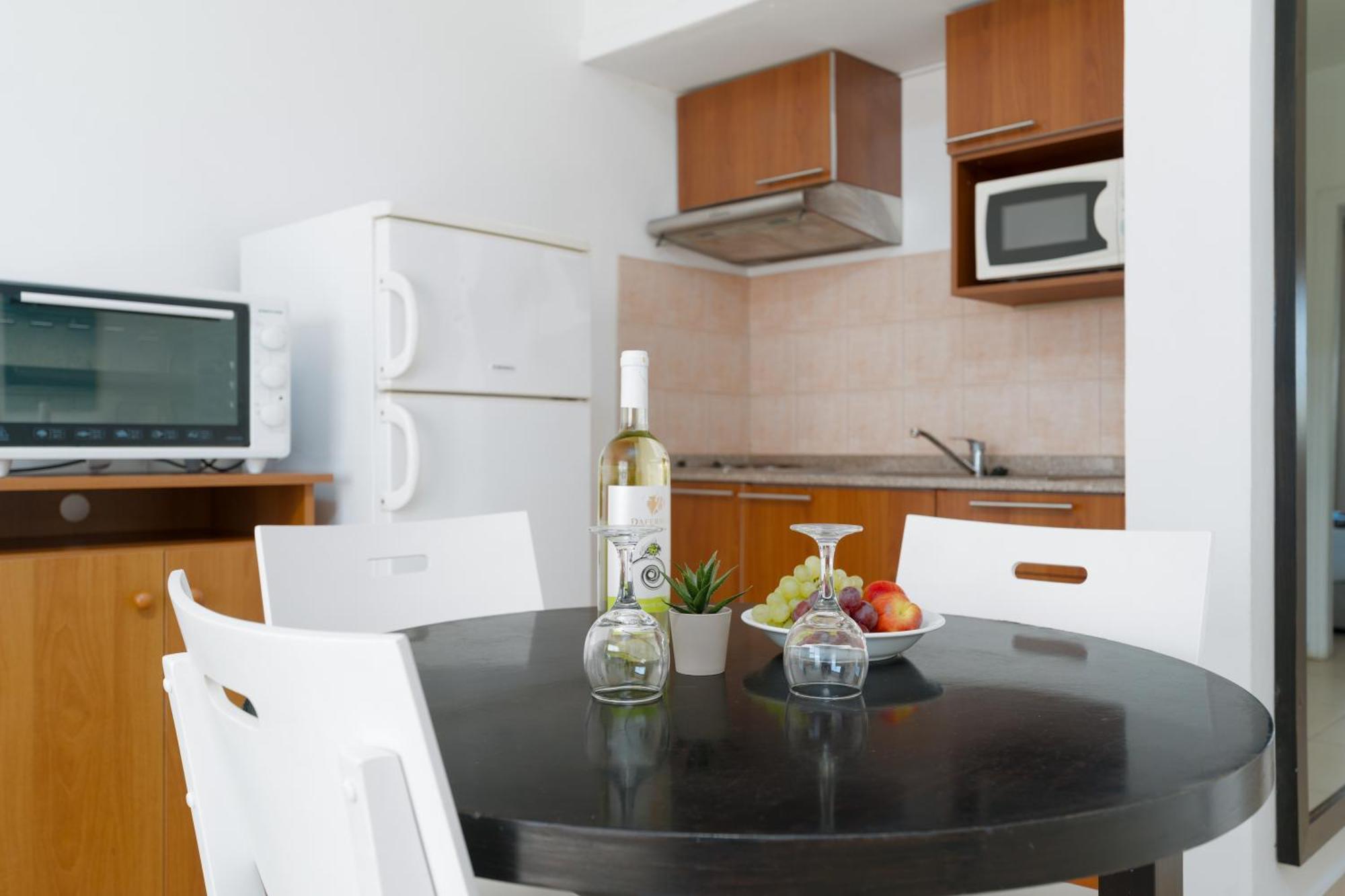 Kritamo Beach Hotel Apartments Айя Напа Екстериор снимка
